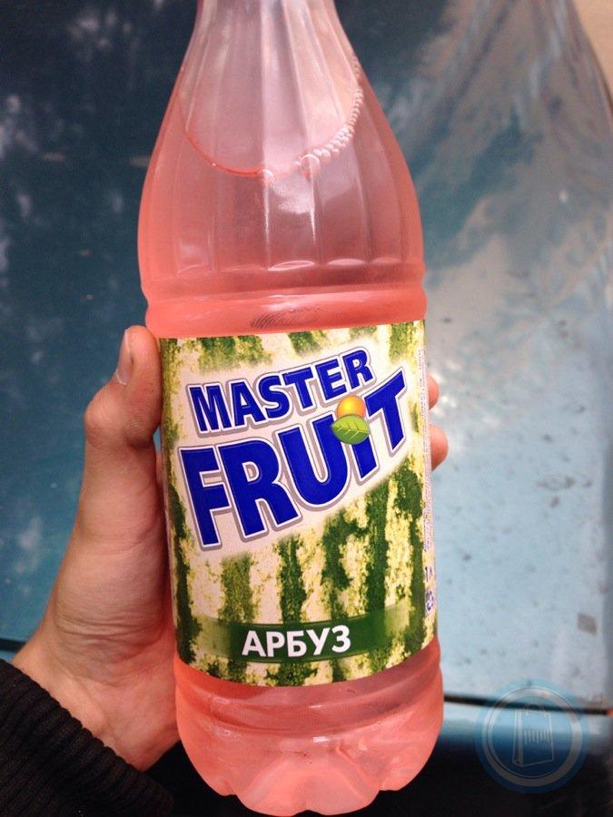 Напиток мастера. Мастер Фрут "Арбуз" ПЭТ 1л*6. Master Fruit Арбуз. Сок Арбузный в бутылке. Сок Арбузный мастер Фрут.