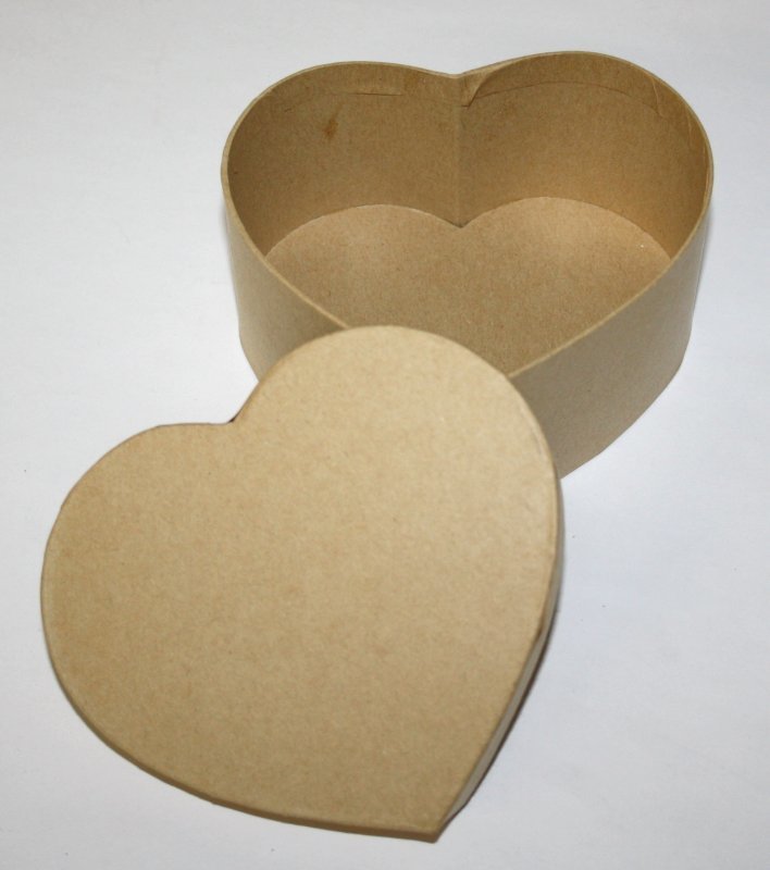 Картонная форма. Коробка сердце из картона. Картонная коробка в виде сердца. Картонная коробочка сердечко. Коробочка сердечко из картона.