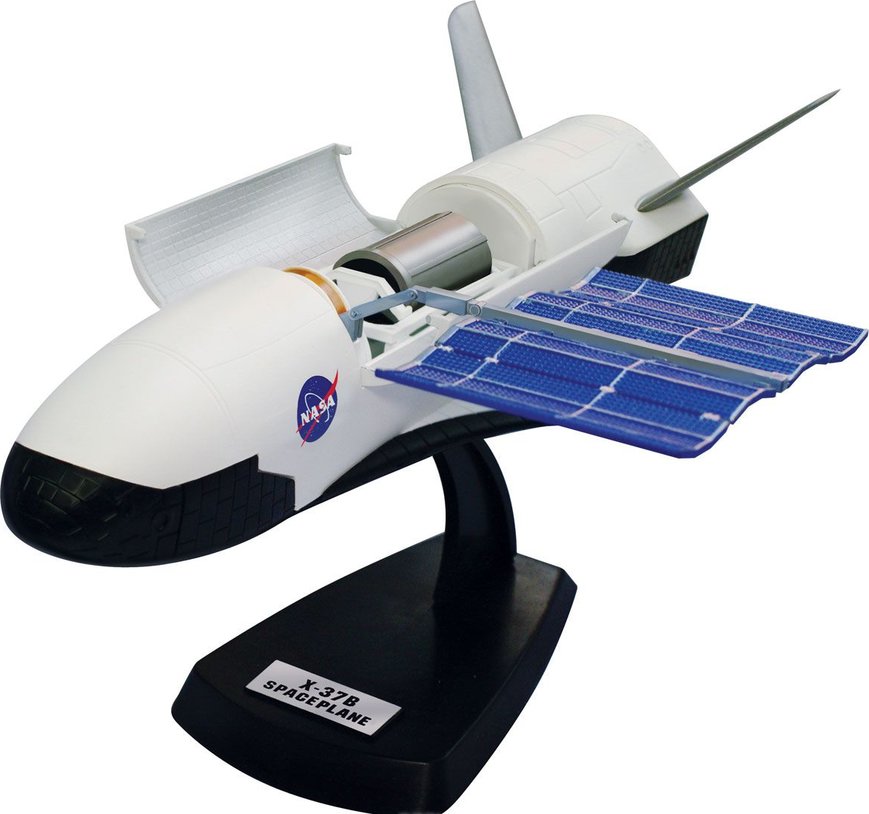 Орбитальный самолёт x-37b. Космоплан x-38. Модель самолета космического. Радиоуправляемый космический самолет. X 37 x 8 1 0