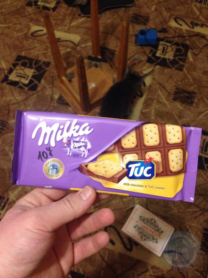 Шоколад с крекером. Milka молочный с соленым крекером tuc. Шоколад Милка с крекером. Шоколадка Милка с соленым крекером. Шоколад Милка с крекером большая.