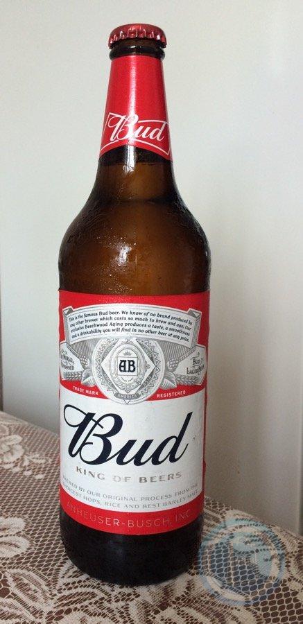 Пиво бад красное. Пиво Bud 0.75. Пиво БАД 0,75 стекло. Пиво Bud 1.5 литра. Пиво Bud крепость.